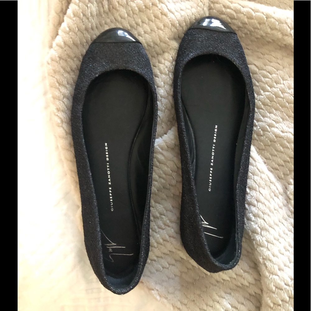 Giuseppe Zanotti Sparkle Cap Toe Flats